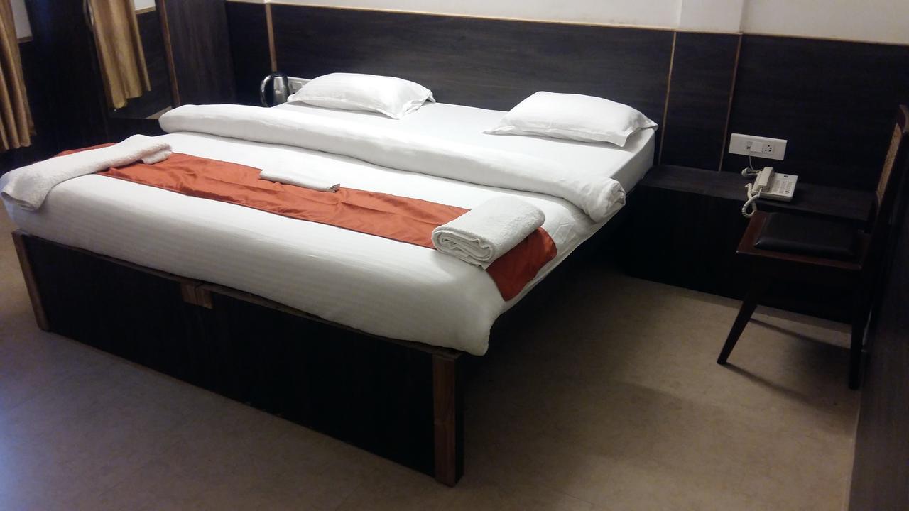 Hotel Indiana シロン エクステリア 写真
